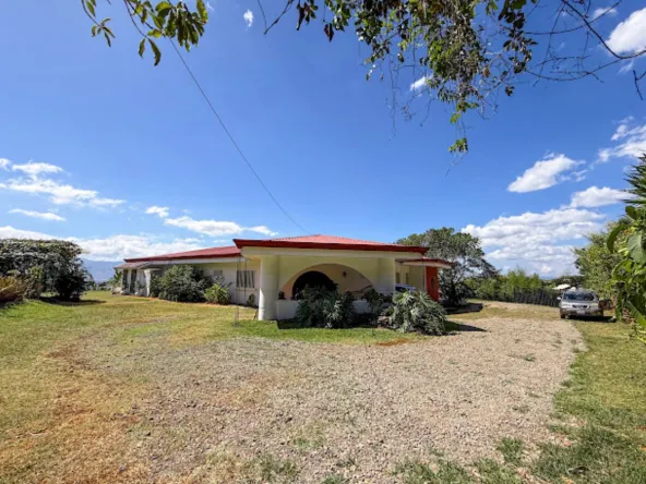 Casa Mariposa fachada 6
