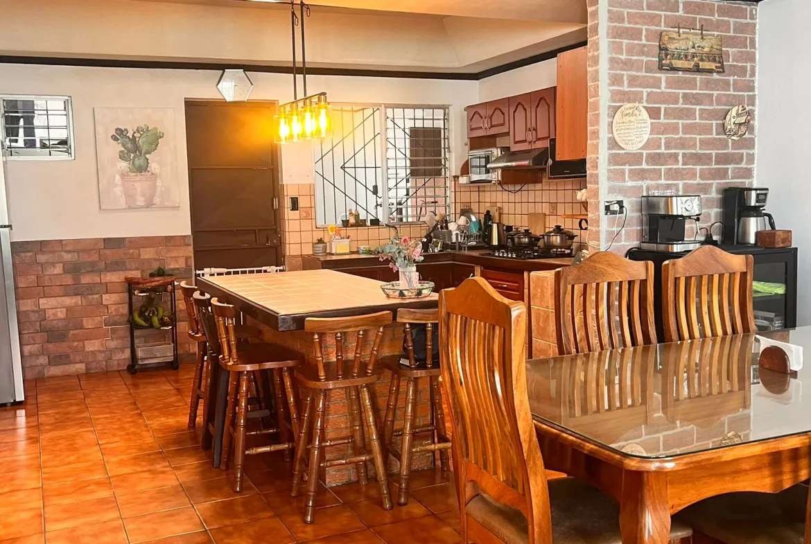 Casa San Pablo Edgar comedor cocina
