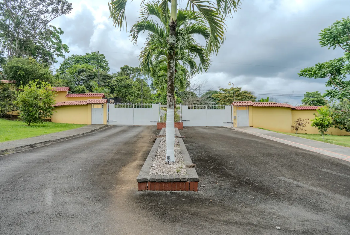HACIENDA EN VENTA EN PEREZ ZELEDON , CASA DE LUJO PEREZ AVENUE EXCLUSIVE REAL ESTATE 0000002