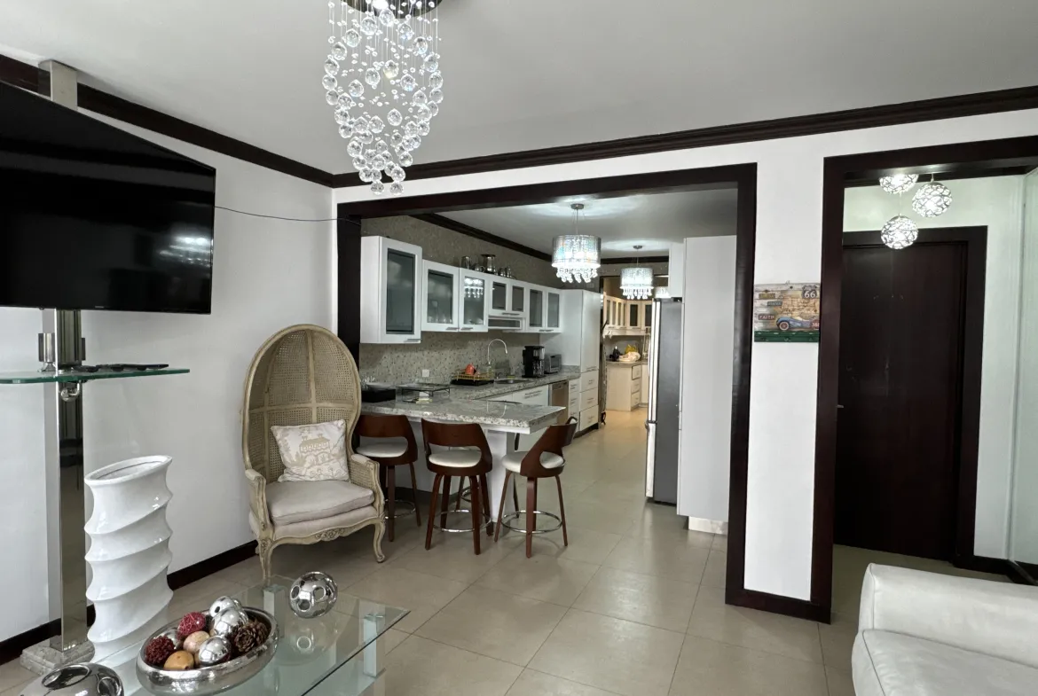 SE VENDE CASA CON APARTMENTO EN PASEO COLON AVENUE EXCLUSIVE REAL ESTATE00011