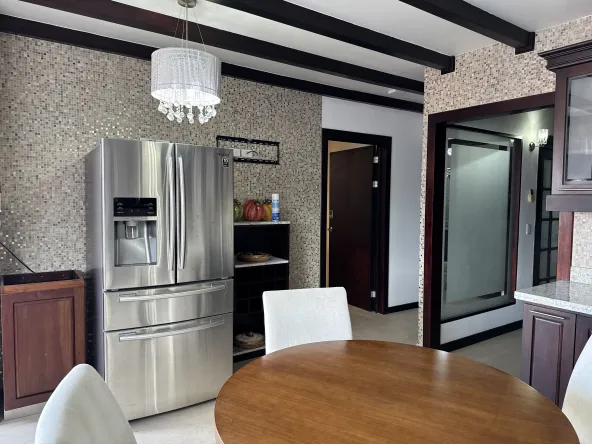 SE VENDE CASA CON APARTMENTO EN PASEO COLON AVENUE EXCLUSIVE REAL ESTATE00013