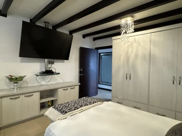 SE VENDE CASA CON APARTMENTO EN PASEO COLON AVENUE EXCLUSIVE REAL ESTATE00016