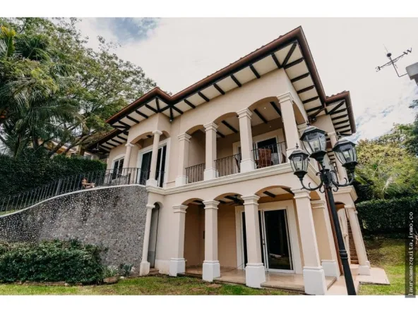 ALQUILER DE CASA TOSCANA EN VILLA REAL SANTA ANA AVENUE EXCLUSIVE REALE ESTATE HABITA GESTIÓN INMOBILIARIA 00004