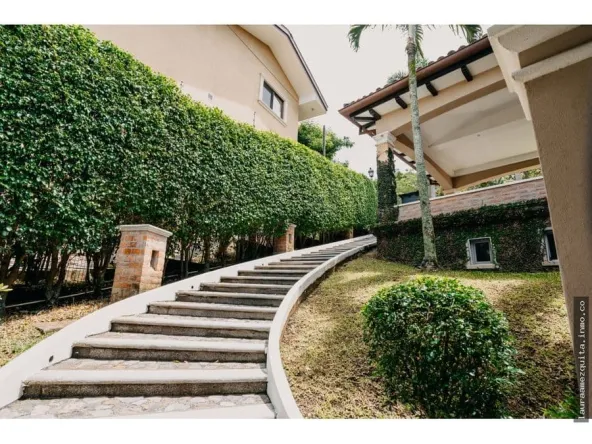 ALQUILER DE CASA TOSCANA EN VILLA REAL SANTA ANA AVENUE EXCLUSIVE REALE ESTATE HABITA GESTIÓN INMOBILIARIA 00005
