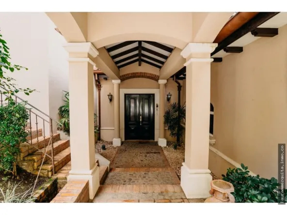 ALQUILER DE CASA TOSCANA EN VILLA REAL SANTA ANA AVENUE EXCLUSIVE REALE ESTATE HABITA GESTIÓN INMOBILIARIA 00006