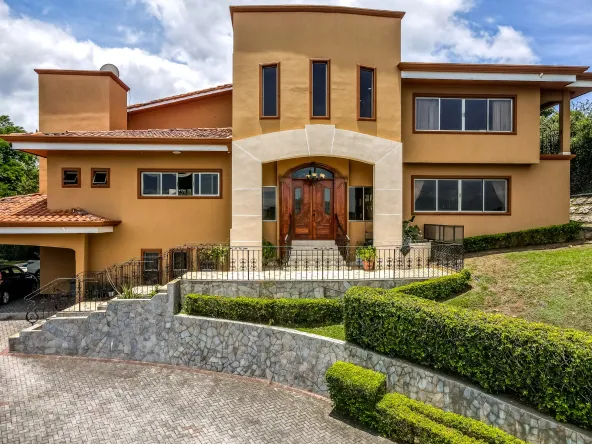 SE VENDE CASA EN RESIDENCIAL ECO VILLA REAL AVENUE EXCLUSIVE REAL ESTATE 00
