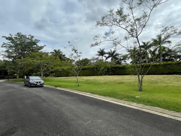 SE VENDE LOTE EN CONDOMINIO MONTERAN AVENUE EXCLUSIVE REAL ESTATE HABITA GESTION INMOBILIARIA OPORTUNIDAD EN EL MEJOR CONDOMI