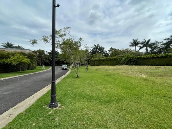 SE VENDE LOTE EN CONDOMINIO MONTERAN AVENUE EXCLUSIVE REAL ESTATE HABITA GESTION INMOBILIARIA OPORTUNIDAD EN EL MEJOR CONDOMI