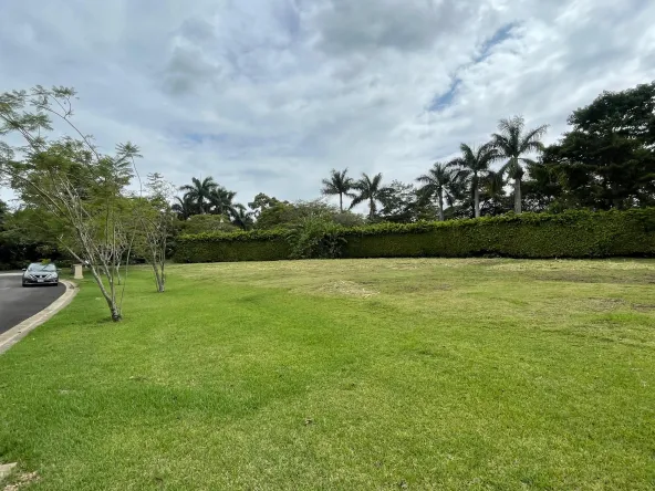 SE VENDE LOTE EN CONDOMINIO MONTERAN AVENUE EXCLUSIVE REAL ESTATE HABITA GESTION INMOBILIARIA OPORTUNIDAD EN EL MEJOR CONDOMI