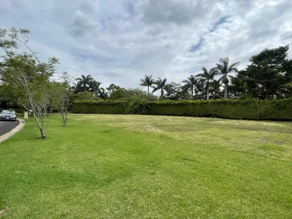SE VENDE LOTE EN CONDOMINIO MONTERAN AVENUE EXCLUSIVE REAL ESTATE HABITA GESTION INMOBILIARIA OPORTUNIDAD EN EL MEJOR CONDOMI