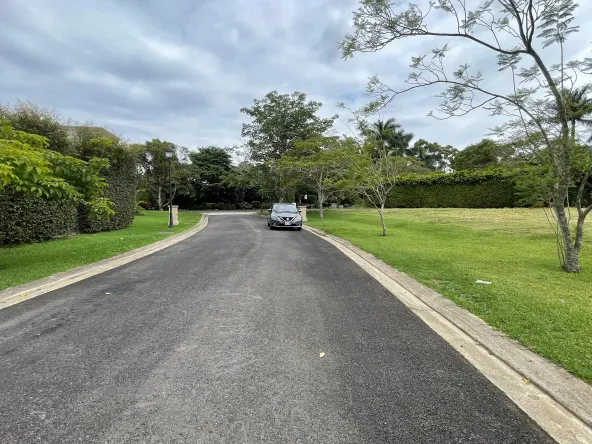 SE VENDE LOTE EN CONDOMINIO MONTERAN AVENUE EXCLUSIVE REAL ESTATE HABITA GESTION INMOBILIARIA OPORTUNIDAD EN EL MEJOR CONDOMI