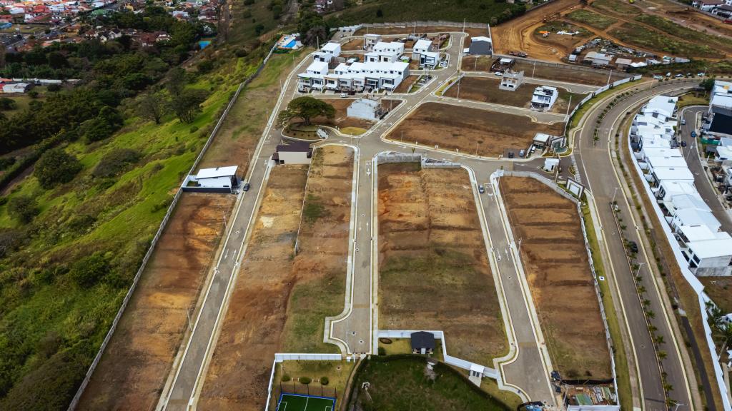 Lot for sale in Tres Ríos, Puntarenas