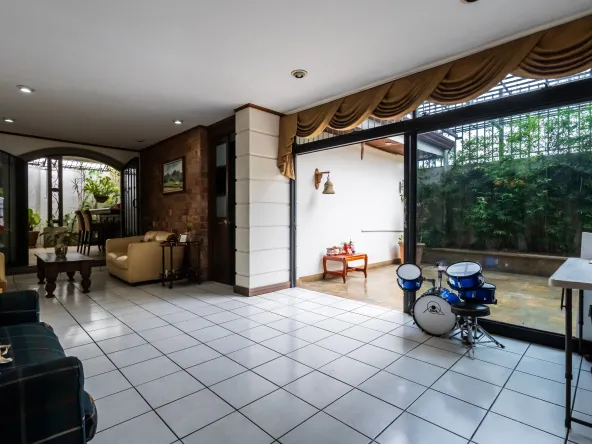 KAW09424 HDR