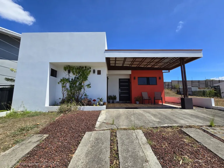 Se Vende casa en Grecia, Tacares