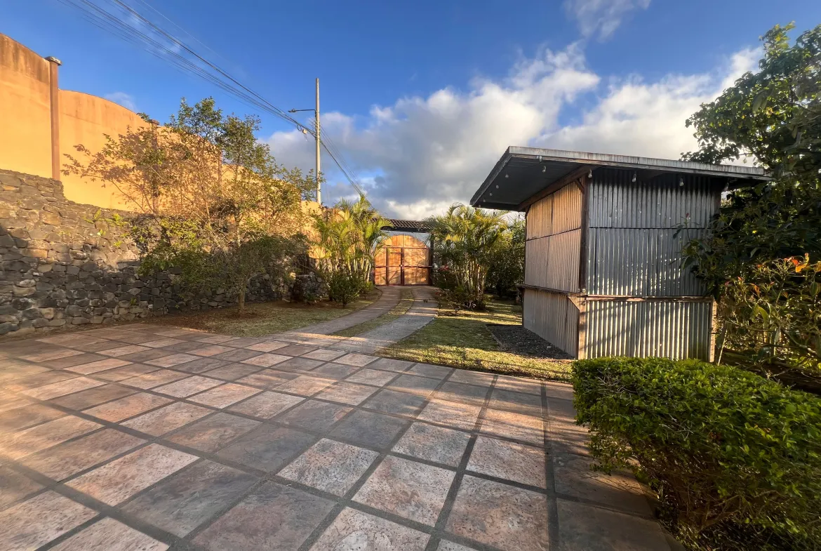 Casa lote propiedad grande quinta oportunidad remate birrisito cartago 010