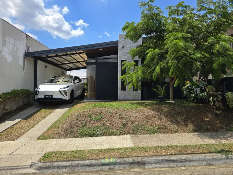 Se vende casa en Condominio en Grecia