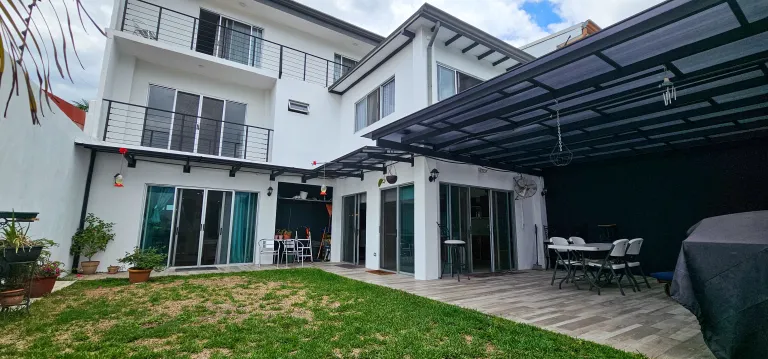 Se Vende Casa en Santa Ana