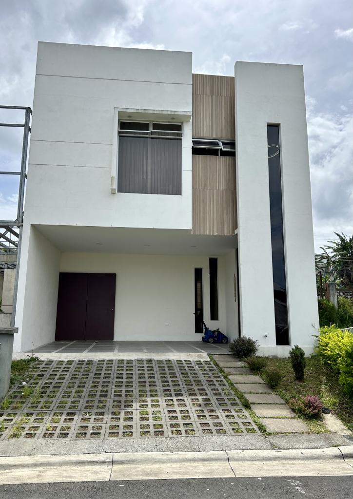 House for sale in Tres Ríos, Puntarenas