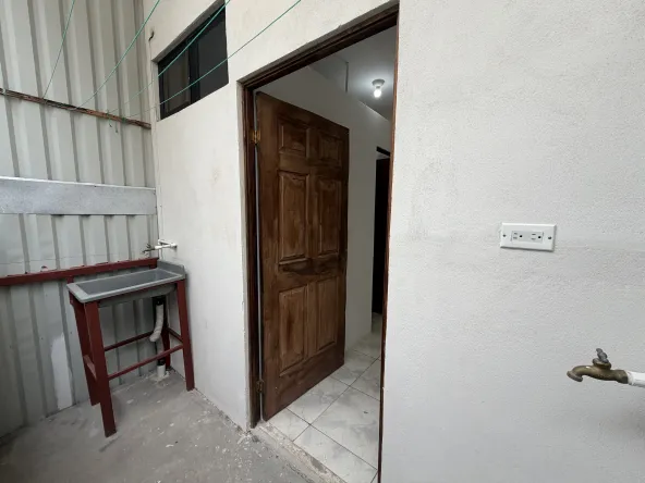 6Se alquila apartamento tipo estudio segundo piso en Pozos de Santa Ana, cerca del condominio Montesol. 3461