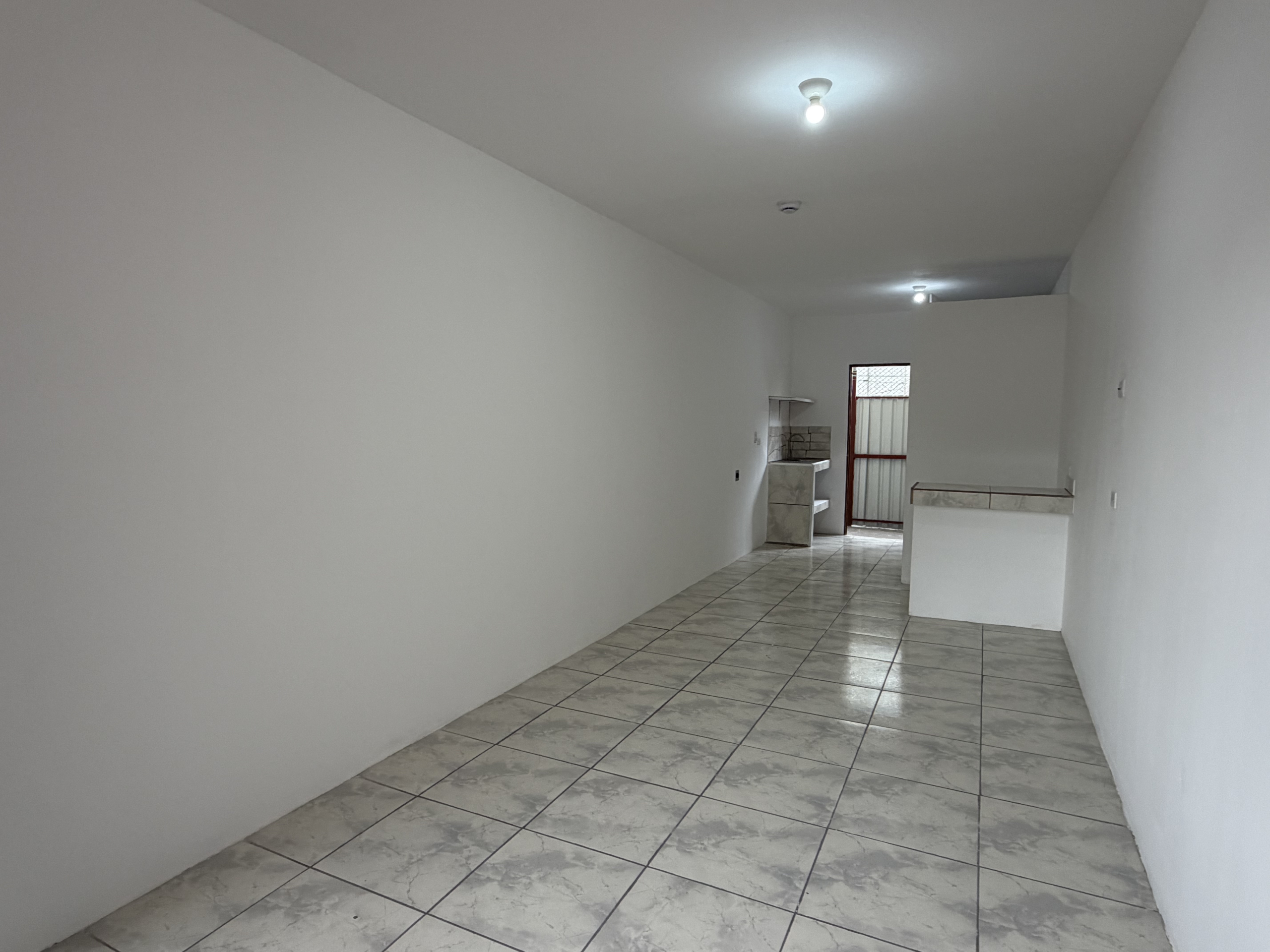 6Se alquila apartamento tipo estudio segundo piso en Pozos de Santa Ana, cerca del condominio Montesol. 3468