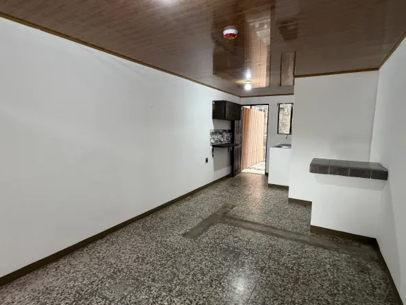 Se alquila apartamento tipo estudio en Pozos de Santa Ana, cerca del condominio Montesol. 3429