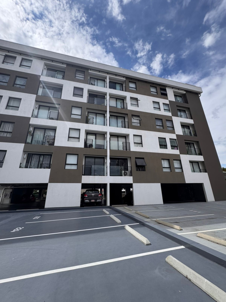 Se vende / se alquila apartamento estudio en Condominio Vive Tibás, Colima,Tibás