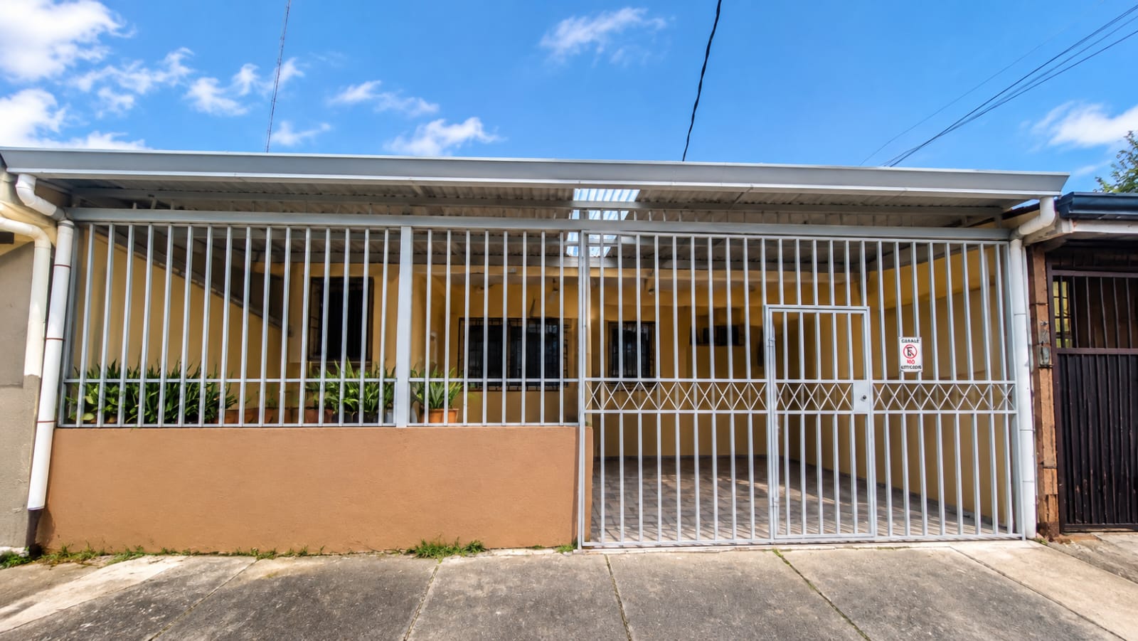 Se vende casa en El Porvenir de Desamparados - Hābita CR